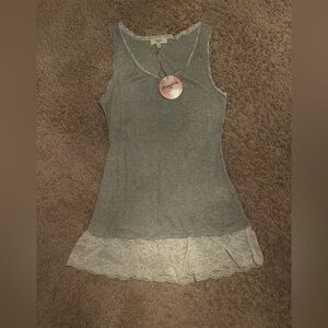 Hayden
Women's Gray Lace Trim Tank Top
NWT
Size large